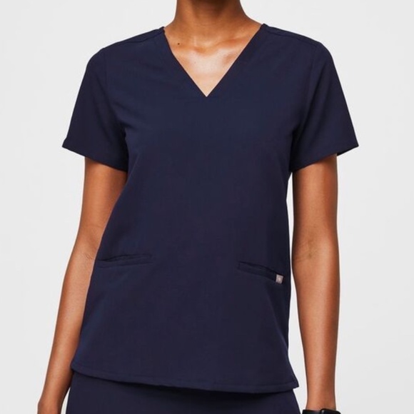 Figs Technical Collection Casma Three-Pocket Scrub Top Dark Navy size X-Small - Picture 1 of 6